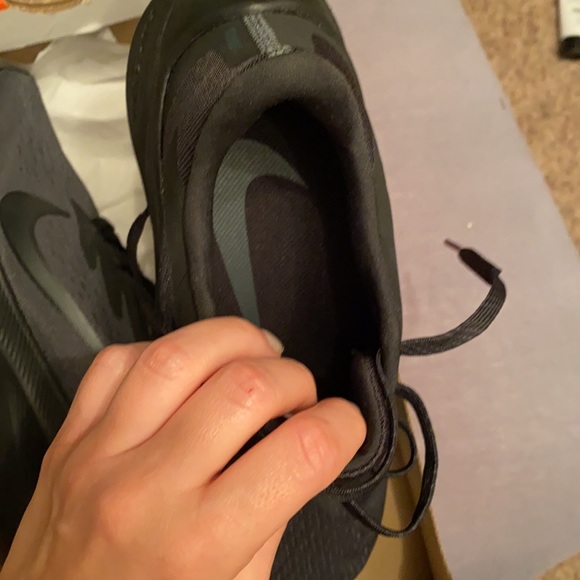 Brand new nikes - Picture 4 of 5